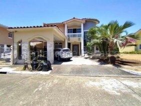 Casa en alquiler Altosde Panamá ELP 26-2112