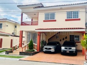 Vendo Casa Exclusiva con 391 m2 de Terreno en Altos de Panamá 26-3026