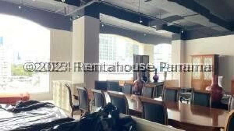 Alquiler de Oficina Comercial en Bella Vista H1525GRR