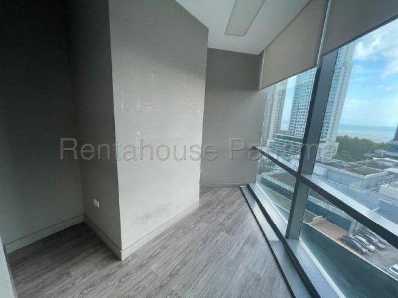 Alquiler de Oficina Comercial en Costa del Este H6485GRR