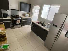 ALQUILO CASA EN AUGUSTA BRISAS DEL GOLF NORTE-LINEA BLANCA 4R 3.5B Mar - 8412