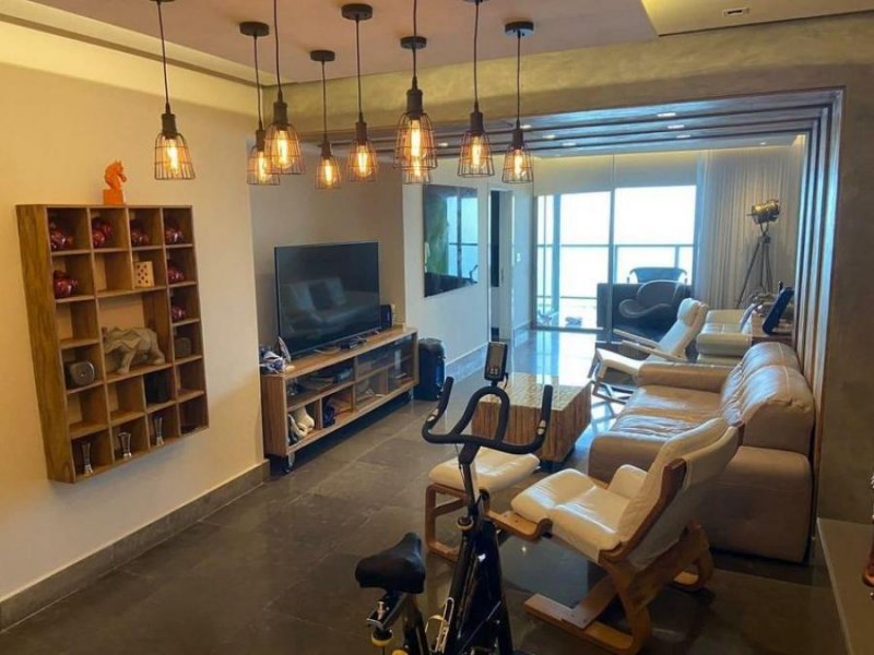 Apartamento en Alquiler en  AV BALBOA, Panamá