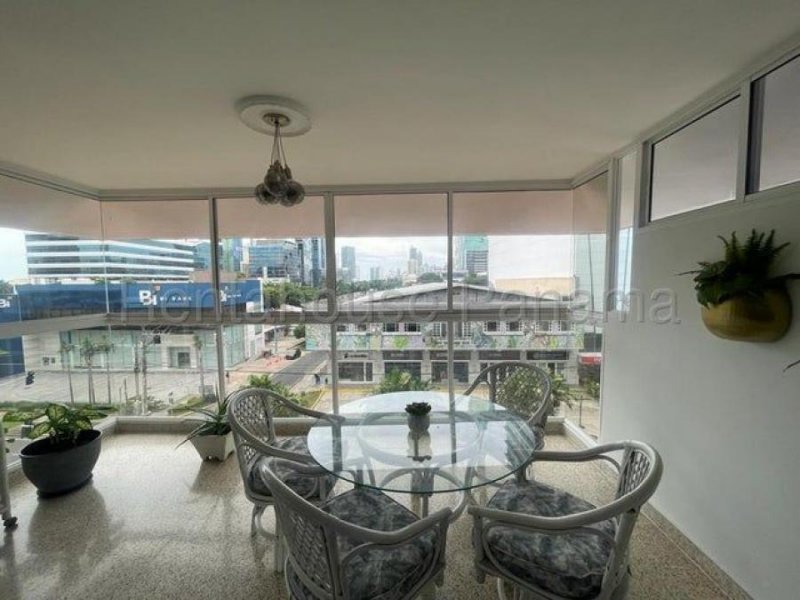 Apartamento en Alquiler en Obarrio / Cod. 25-8307 AGPM