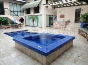 Casa en Venta en La Alameda Ciudad de Panamá, Panamá