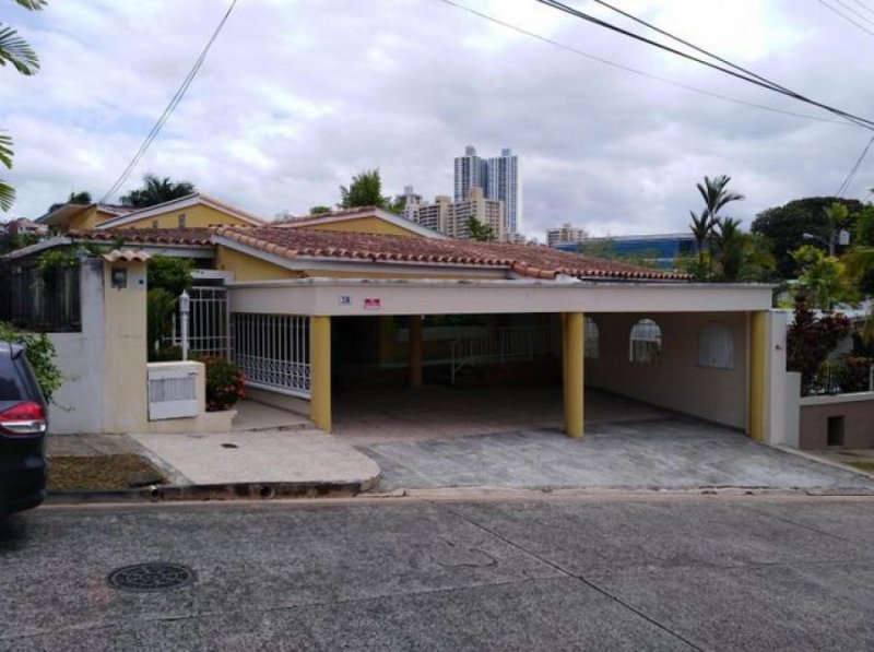 Casa en Venta en  ALTOS DEL CHASE, Panamá