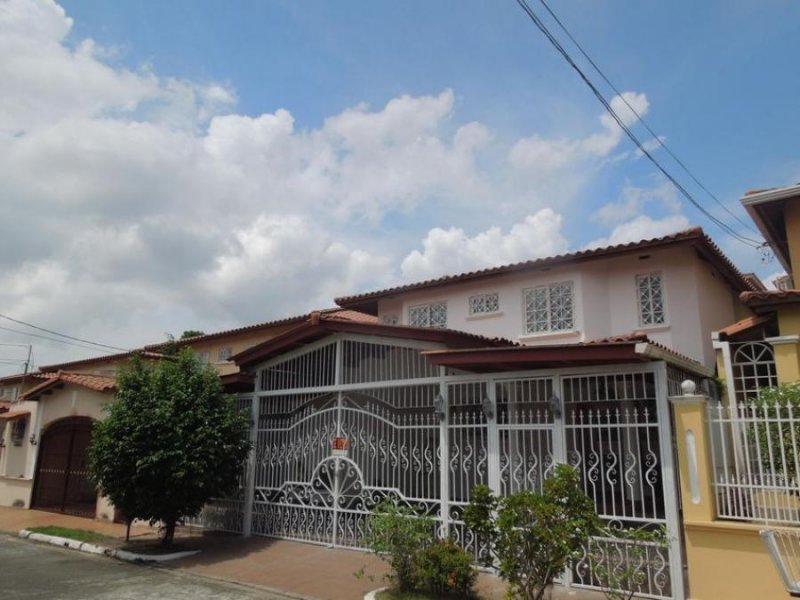 Foto Casa en Venta en BRISAS DEL GOLF, Panamá - U$D 350.000 - CAV40324 - BienesOnLine