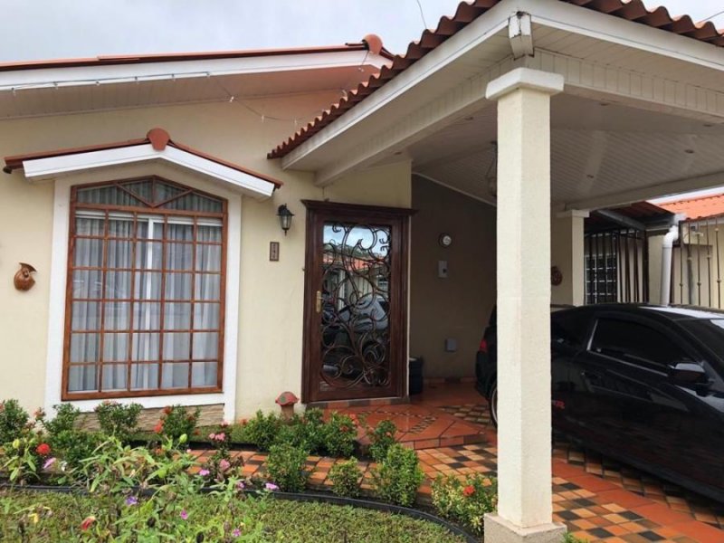 Casa en Venta en  LAS CUMBRES, Panamá