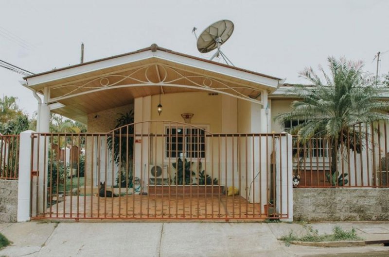 Casa en Venta en  LAS CUMBRES, Panamá