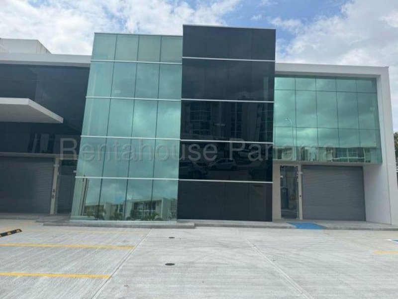 Galeras en alquiler en Parque Lefevre / Cod. 25-7205 AGPM