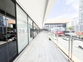 Local de 110 m² en Alquiler en 12 de Octubre. 25-5577.