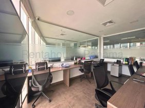 Oficina en Alquiler en Costa del Este. 26-3913.