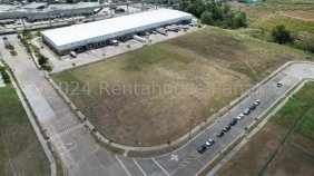 Terreno en Venta en 24 de Diciembre. 25-4268.