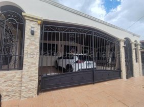 Casa en Venta en Brisas del Golf Juan Díaz, Panamá