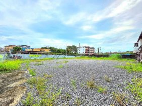 Venta de 600 m2 de Terreno en Esquina en Parque Lefevre 25-8758