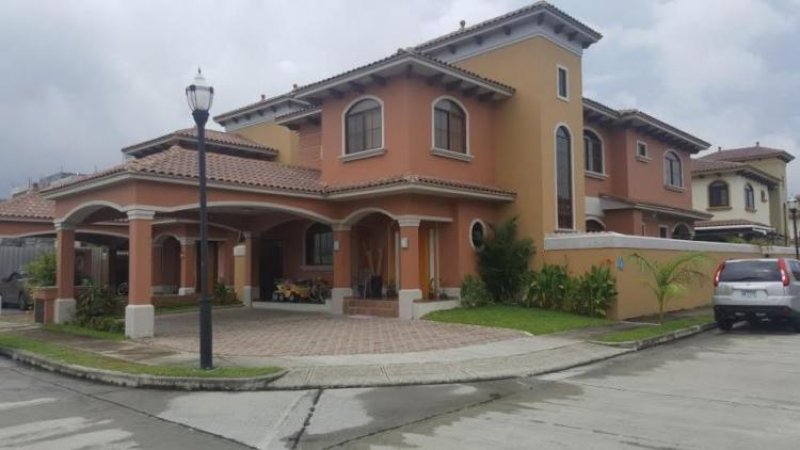 Foto Casa en Venta en Ciudad de Panamá, Panamá - U$D 630.000 - CAV21704 - BienesOnLine