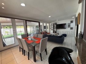 Casa en Venta en Chanis Parque Lefevre, Panamá
