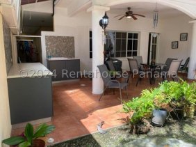 Casa en Venta en Costa del Este Juan Díaz, Panamá