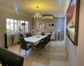 Casa en Venta en Costa del Este Juan Díaz, Panamá