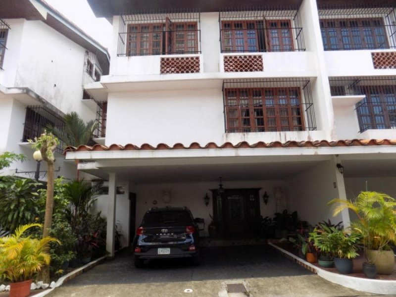 Foto Casa en Venta en PH Villas del Golf, Altos del Golf, Panamá - U$D 410.000 - CAV34866 - BienesOnLine