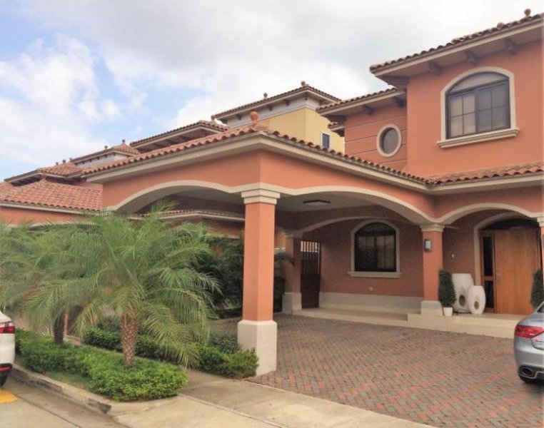 Foto Casa en Venta en Ciudad de Panamá, Panamá - U$D 645.000 - CAV21760 - BienesOnLine