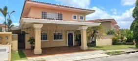 Casa en Venta en Brisas del Golf Rufina Alfaro, Panamá