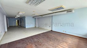 Venta de Local Comercial en Parque Lefevre H5425GRR